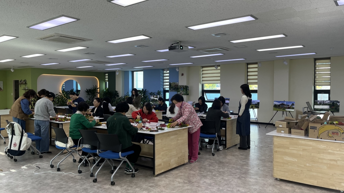 25.11.06(목) 반려식물만들기(이끼리스)